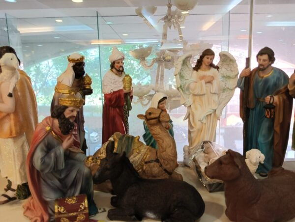 Christmas crib set - Image 2